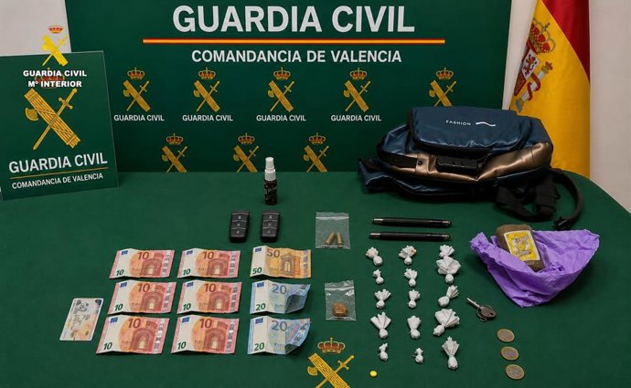 Detenido durante las fiestas patronales de Chiva (Valencia) un hombre que portaba drogas y bolígrafos-pistola