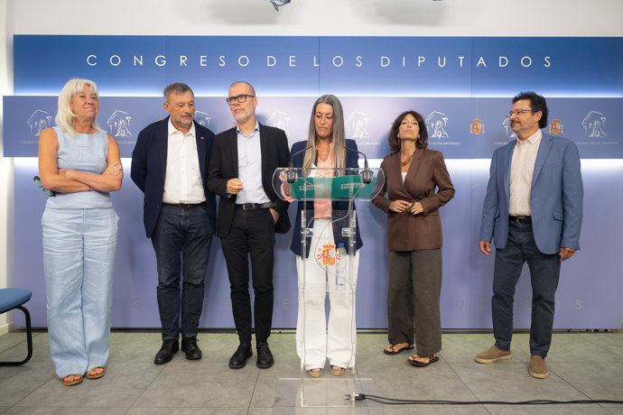 La  portavoz de Junts en el Congreso, Miriam Nogueras, durante una rueda de prensa en el Congreso de los Diputados, a 26 de agosto de 2026, en Madrid (España).