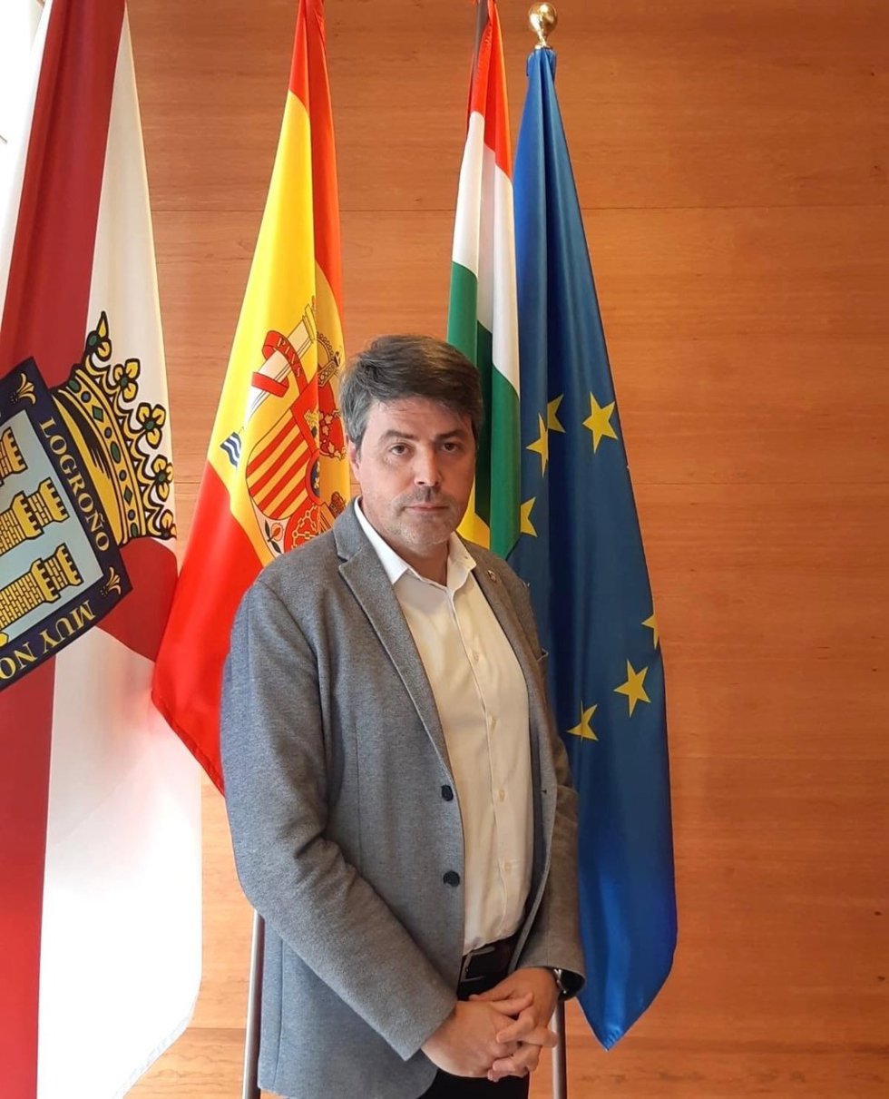 Archivo - El portavoz del PSOE, en el Ayuntamiento de Logroño, Luis Alonso.
