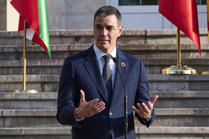 Archivo - El presidente del Gobierno, Pedro Sánchez, interviene durante la XXVII Conferencia de Presidentes, en el Palacio de la Magdalena, a 13 de diciembre de 2024, en Santander, Cantabria (España).  