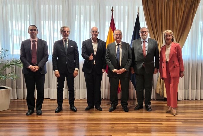 Aedive comparte medidas con el Gobierno para impulsar la infraestructura de recarga en España