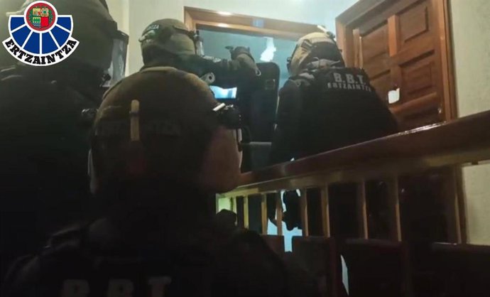 Detenido en Errenteria un hombre por amenazar con dar fuego a un inmueble en el que permanecía