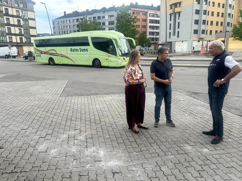 El PP exige al Principado verificar las medidas de seguridad de los autobuses 'búho' del Nalón.