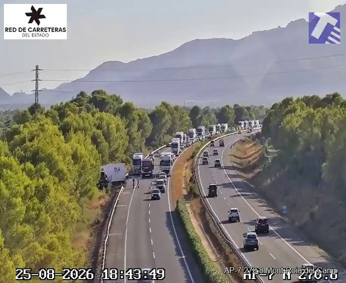 Accidente entre dos camiones en Mont-roig del Camp (Tarragona)