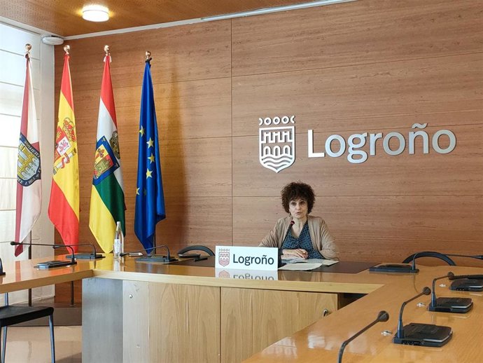 Archivo - La portavoz del Equipo de Gobierno del Ayuntamiento de Logroño, Celia Sanz, en comparecencia de prensa