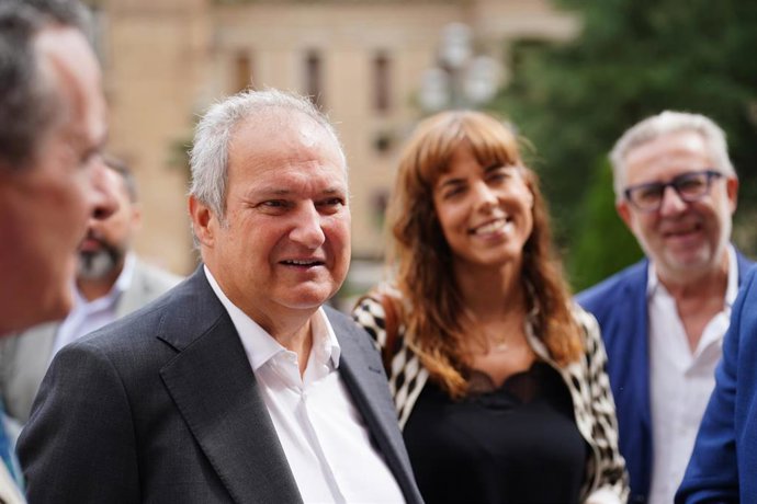El ministro de Industria y Turismo, Jordi Hereu, visita la Catedral de Salamanca, a 26 de agosto de 2026, en Salamanca, Castilla y León (España).