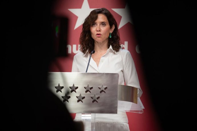 A presidente da Comunidade de Madri, Isabel Díaz Ayuso, durante uma reunião extraordinária do Conselho de Governo da Comunidade de Madri, na Real Casa de Correos, em 29 de julho de 2026, em Madri (Espanha). A reunião, convocada de forma extraor