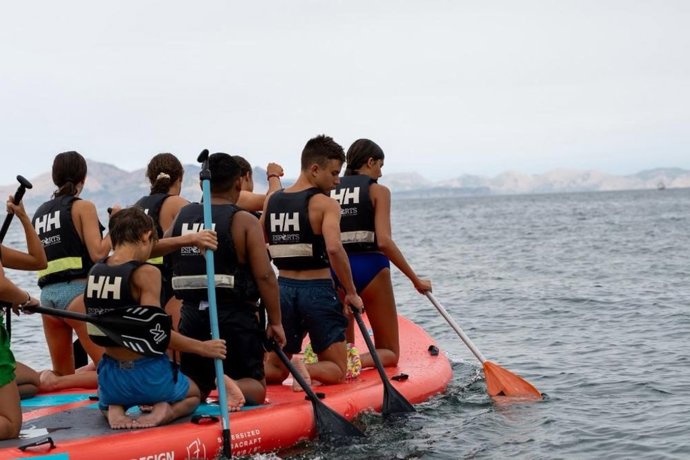 Más de 1.600 jóvenes participan este verano en el 'Acampaesport' del Consell de Mallorca
