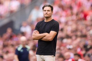 Edin Terzic head coach of Athletic Club looks on during the LaLiga EA Sports match between Athletic Club and Sevilla FC at San Mames on August 22, 2026, in Bilbao, Spain.