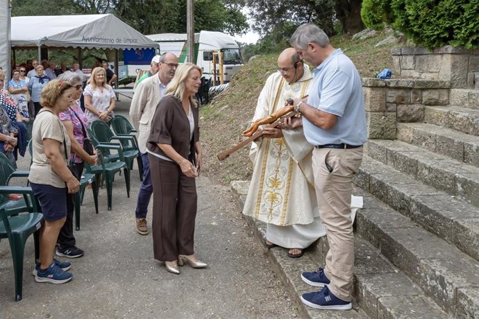 La consejera de Desarrollo Rural, Ganadería, Pesca y Alimentación, María Jesús Susinos, asiste a los actos de celebración del Cristo de Balaguer.