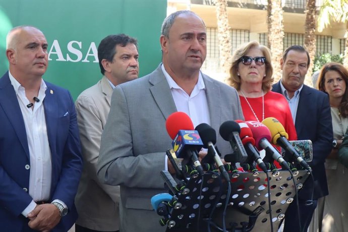 El consejero de Agricultura, Ganadería y Desarrollo Rural, Julián Martínez Lizán, durante la celebración del XL Día del Viticultor.