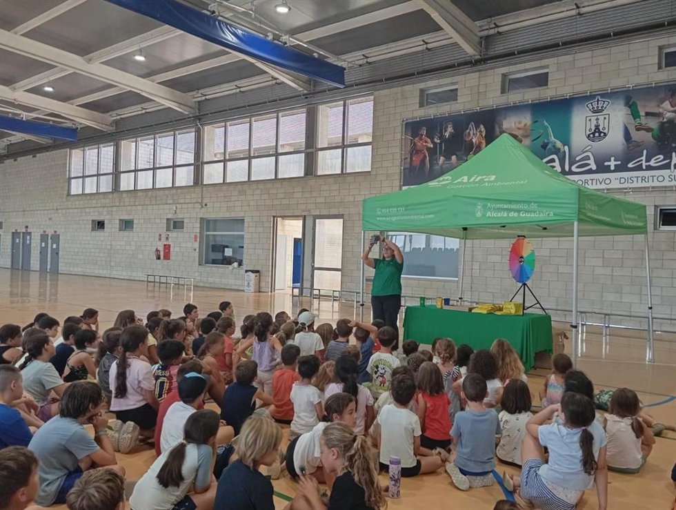 Talleres de educación ambiental en campamento de verano de Alcalá de Guadaíra (Sevilla).