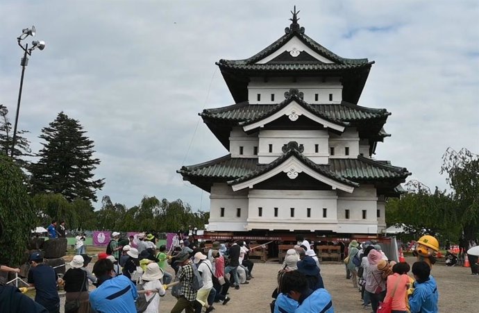 A torre do castelo japonês de Hirosaki, na província de Aomori