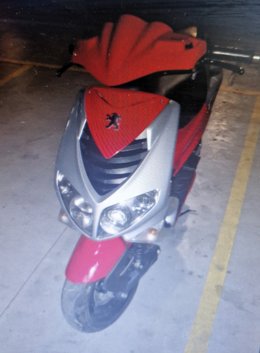 Moto en la que circulaba el infractor.