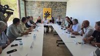 La Junta aborda el incendio de Niebla junto a los alcaldes con la "prioridad inmediata" de proteger el terreno