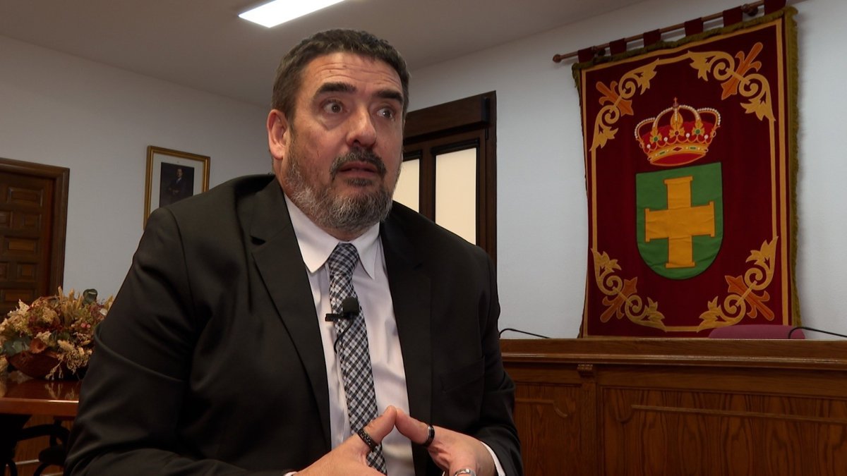 PSOE acusa a Gregorio de convertir la FEMP en un  instrumento del PP  y le exige rectificar la convocatoria sobre Ceuta