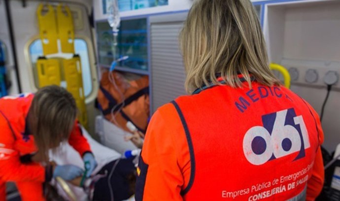 Archivo - Efectivos del Centro de Emergencias Sanitarias 061.