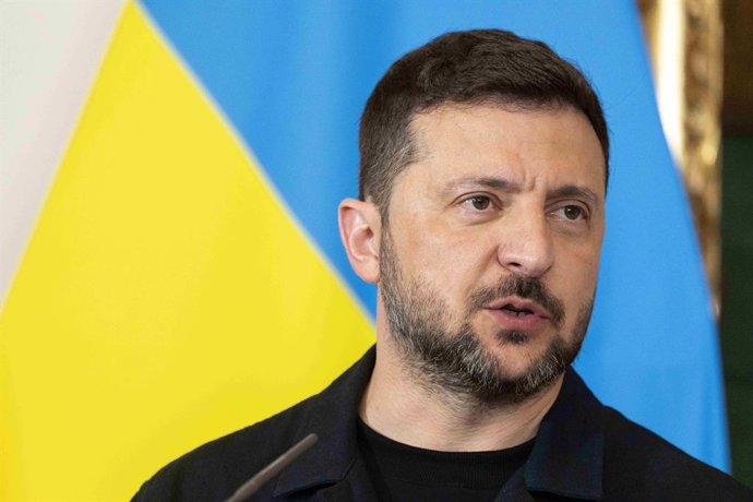 Archivo - Arquivo - 16 de junho de 2025, Viena, Viena, Áustria: VOLODYMYR ZELENSKYY, presidente da Ucrânia, é recebido pelo chanceler federal austríaco CHRISTIAN STOCKER na Chancelaria Federal da Áustria, em Viena.