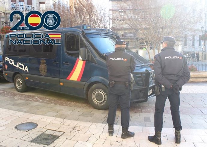 Archivo - Agentes de la Policía Nacional en Córdoba. Archivo.