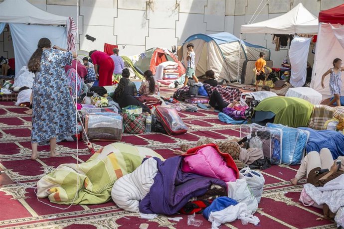 Migrantes alojados en un colegio, a 24 de agosto de 2026, en Ceuta (España). 