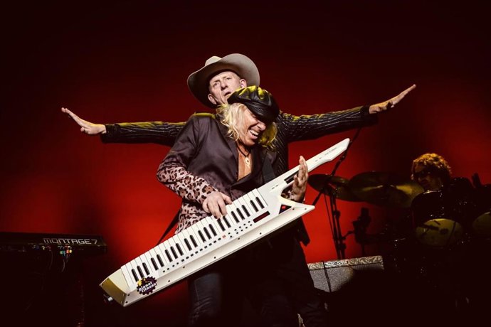 Archivo - The Waterboys actuará en el Roig Arena