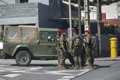 Doce migrantes detenidos tras apedrear y herir a cuatro militares en el barrio ceutí de Benzú