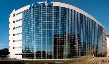 Archivo - Sede central de Allianz en Madrid.