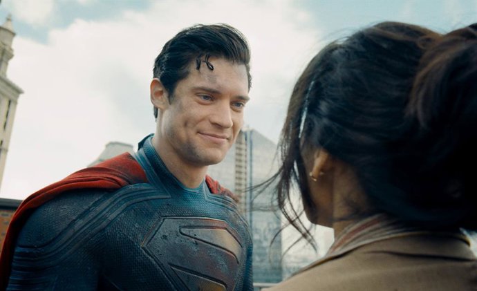 Superman 2: Man of Tomorrow finaliza su rodaje y James Gunn lo celebra con dos nuevas fotos