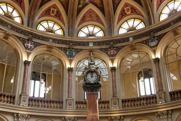 Reloj del Palacio de la Bolsa de Madrid.