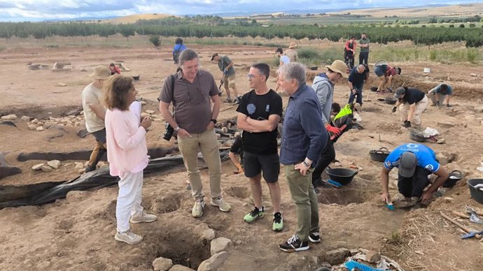 Visita del alcalde de Ciudad Real, Francisco Cañizares, al yacimiento de Alarcos.