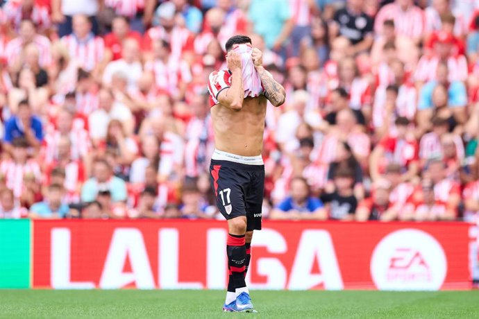 Yuri Berchiche, do Athletic Club, reage durante a partida da LaLiga EA Sports entre o Athletic Club e o Sevilla FC, em San Mamés, em 22 de agosto de 2026, em Bilbau, Espanha.