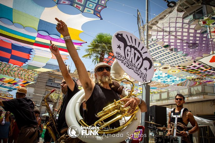 Archivo - '¡Que Suene La Calle!', De Gata Brass Band.