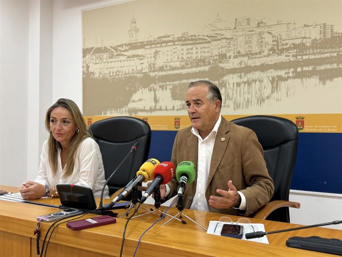 El alcalde de Talavera de la Reina, José Julián Gregorio, en rueda de prensa.