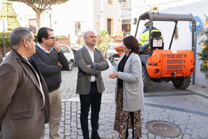 Archivo - El presidente de la Diputación de Almería durante la visita a unas obras en una imagen de archivo.