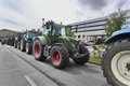 Decenas de agricultores se manifiestan con sus tractores en Vitoria-Gasteiz para pedir la declaración de zona de sequía