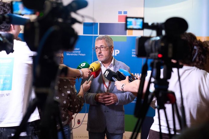 Hugo Morán, secretario de Estado de Medio Ambiente, en la UIMP