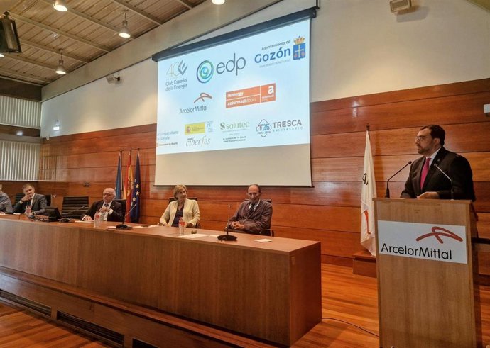Adrián Barbón, durante su intervención
