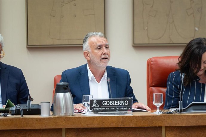 El ministro de Política Territorial y Memoria Democrática, Ángel Víctor Torres, comparece ante la Comisión Mixta de Seguridad Nacional, en el Congreso de los Diputados, a 27 de agosto de 2026, en Madrid (España). 