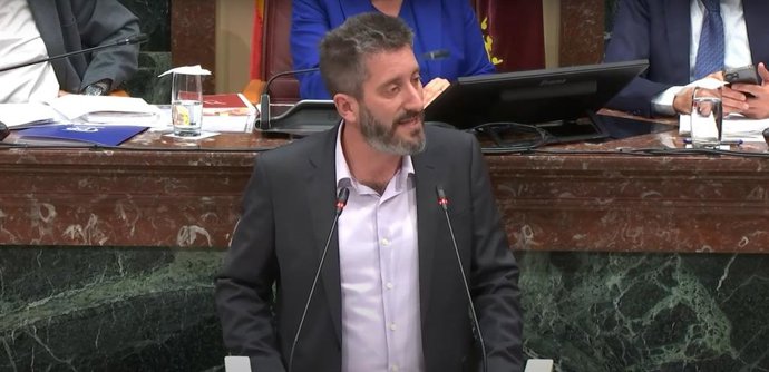 Archivo - El diputado regional de Podemos Víctor Egío