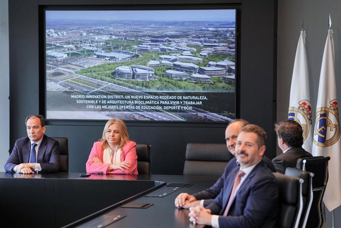 Archivo - Ayuntamiento recalifica de deportivo a terciario un terreno del Real Madrid en Valdebebas para el Innovation District