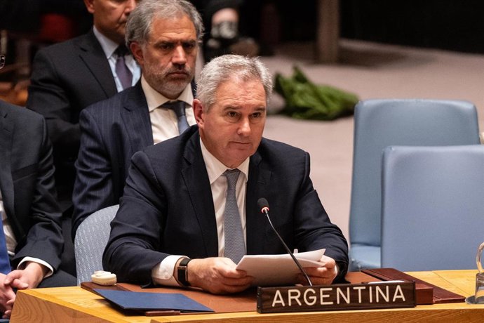Archivo - Arquivo - 27 de abril de 2026, Nova York, Nova York, EUA: Pablo Quirno Magrane, Ministro das Relações Exteriores, do Comércio Internacional e do Culto da Argentina, discursa durante a reunião do Conselho de Segurança sobre Segurança Marítima na 