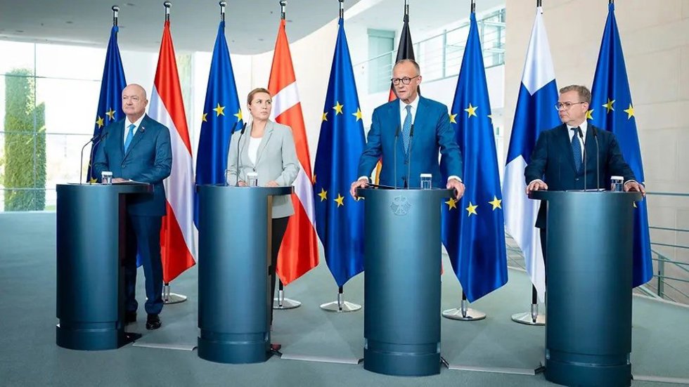 De izquierda a derecha: el canciller de Austria, Christian Stocker; la primera ministra de Dinamarca, Mette Frederiksen; el canciller de Alemania, Friedrich Merz, y el primer ministro de Finlandia, Petteri Orpo, durante una rueda de prensa en Berlín