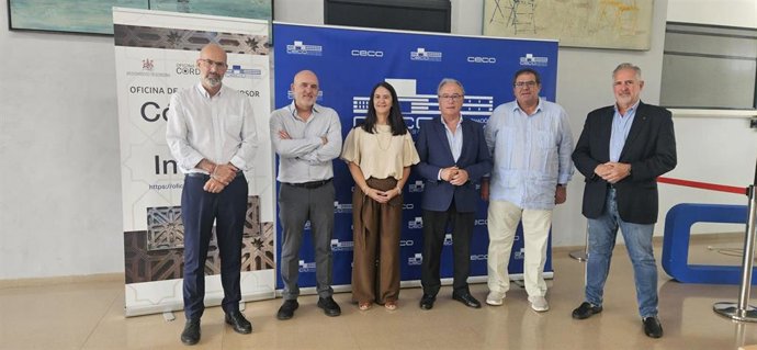 Representantes de FICA estatal, CECO, UGT Córdoba y UGT FICA Córdoba, en la sede de la patronal cordobesa.