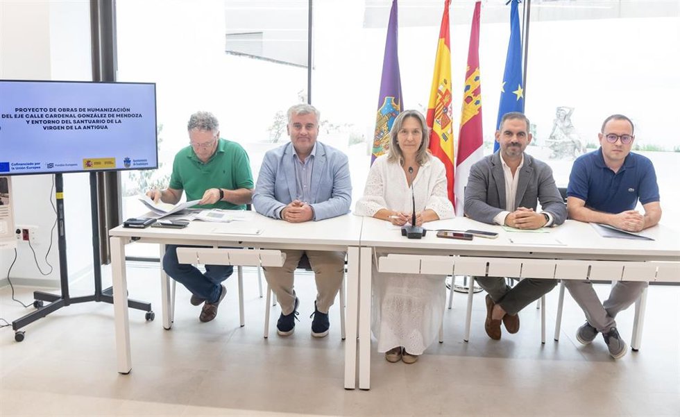 Presentación de las obras de humanización del eje de la calle Cardenal González de Mendoza y el entorno del Santuario de la Virgen de la Antigua.