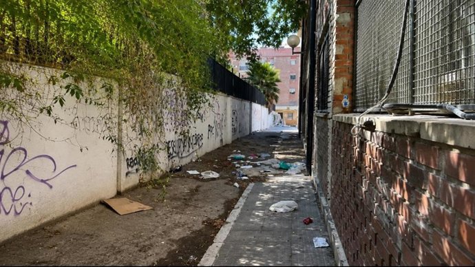 Aspecto que presenta el lateral del antiguo colegio Lucano.