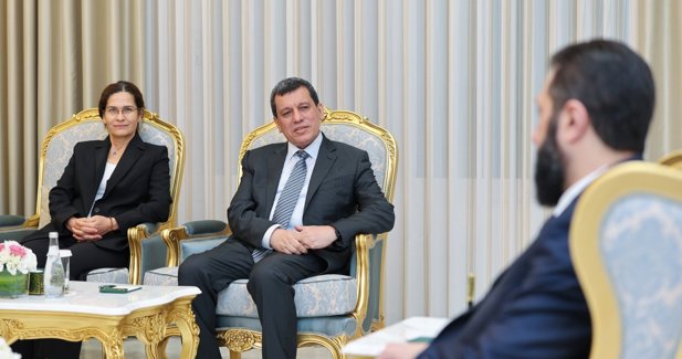 El presidente de Siria nombra al jefe de las disueltas milicias kurdo-árabes como su asesor