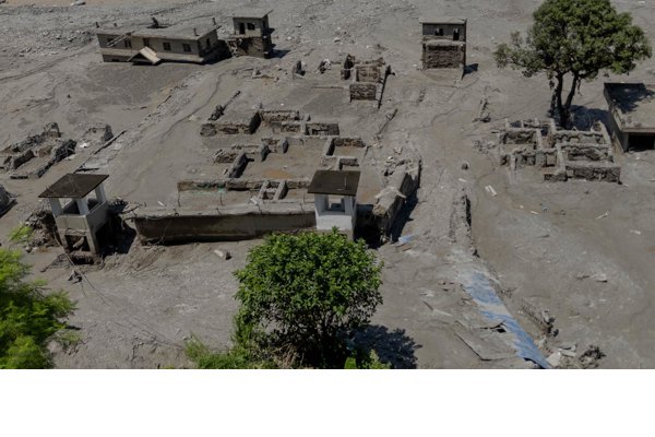 Las autoridades de Nepal elevan a cerca de 470 los fallecidos en las inundaciones en el norte del país