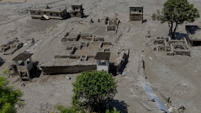 Vista de dron de los efectos de las inundaciones en Nuwakot, Nepal