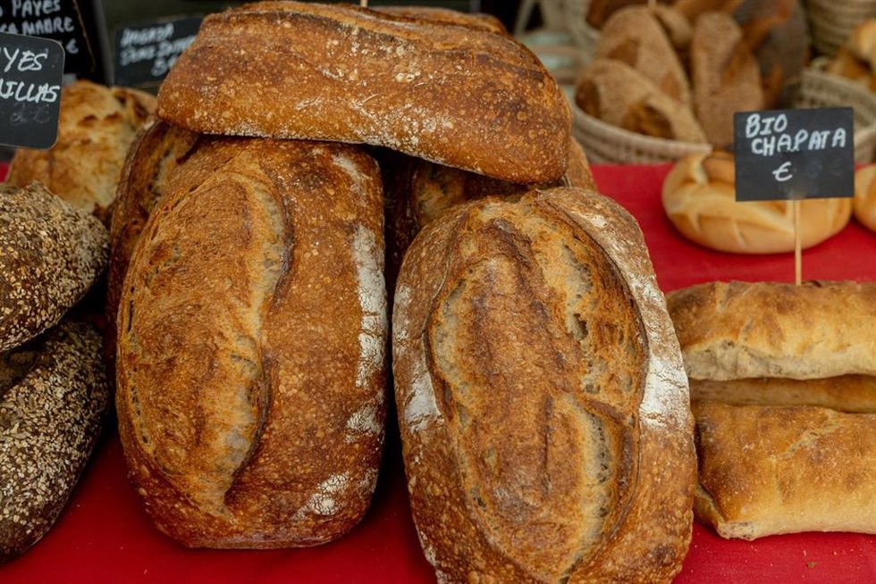 Archivo - Recursos de panadería en el mercado de ‘La Despensa de Madrid’, en los jardines del Palacio del Infante Don Luis, a 7 de septiembre de 2025, en Boadilla del Monte, Madrid (España). La Comunidad de Madrid, en colaboración con el Ayuntamiento de B