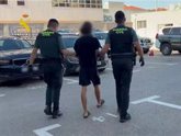 Foto: La Guardia Civil detiene en Torrevieja a cuatro personas reclamadas por la justicia europea